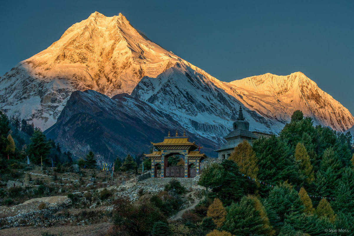 golden-sunrise-manaslu-himal-horizon-travel-worldwide